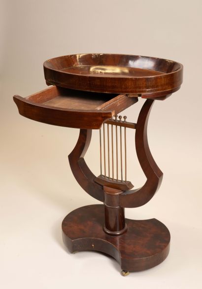Oblong side table in mahogany and molded...