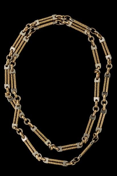 Long yellow gold (750) necklace with long,...