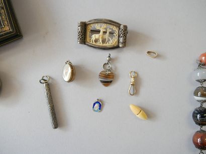 Lot of costume jewelry and watches. Some...