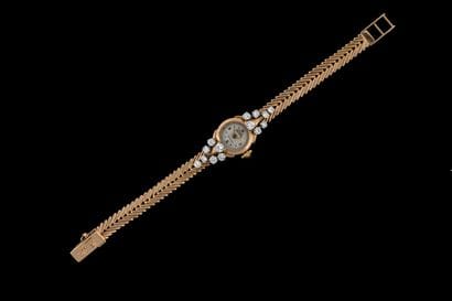ZEDON. Women’s yellow gold (750) wristwatch....