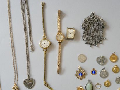 Lot de bijoux fantaisie
