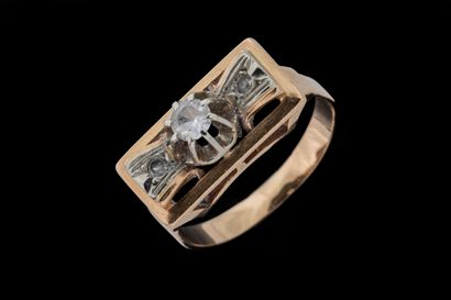 Rectangular ring in white gold and yellow...