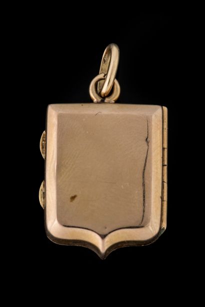 Pendentif souvenir forme écusson et ouvrant...