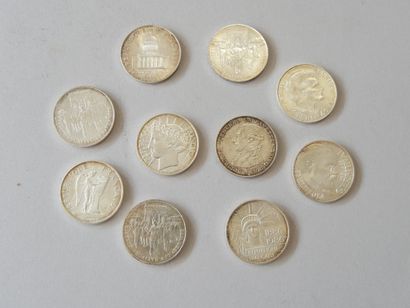 10 pièces de 100 francs en argent 
Poids...
