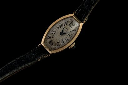 Ladies’ watch, octagonal case in yellow gold...