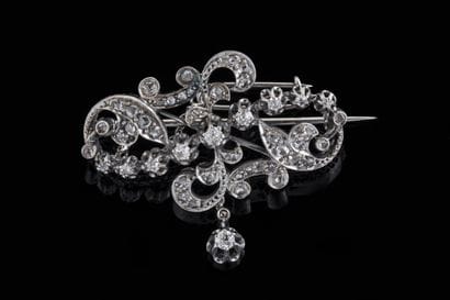 Broche volutes en argent (800 millièmes)...