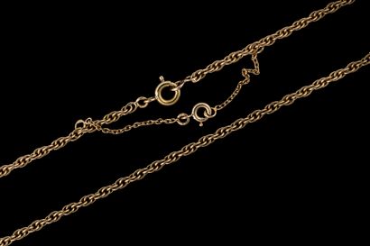 Collier maille torsade en or jaune (750 millièmes)...