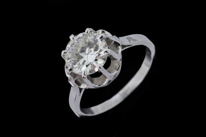 Solitary ring in white gold (750 parts per...