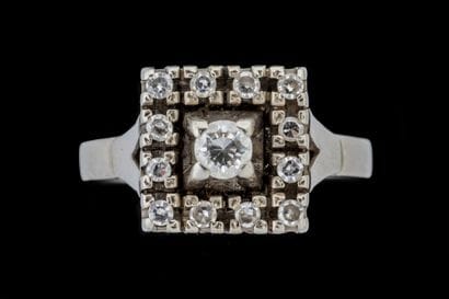Square white gold ring (750) set with round-cut...