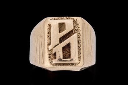 Bague chevalière rectangulaire P et T en...