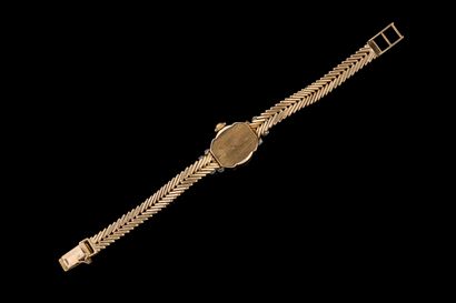 ZEDON. Women’s yellow gold (750) wristwatch....