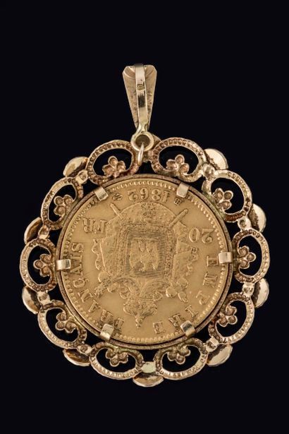 Pendentif orné d’une pièce de 20 Francs Napoléon...