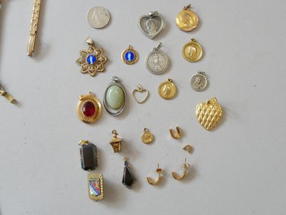 Lot de bijoux fantaisie