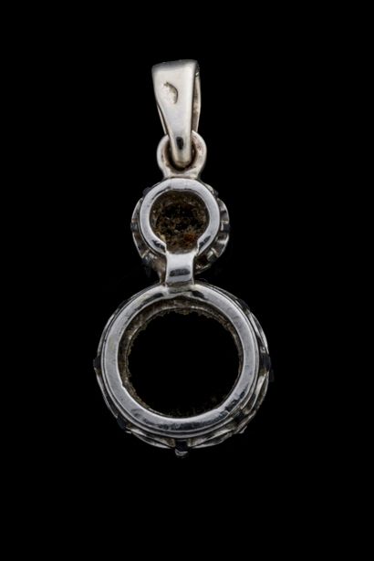 White gold (750) pendant setting. 
Eagle's...