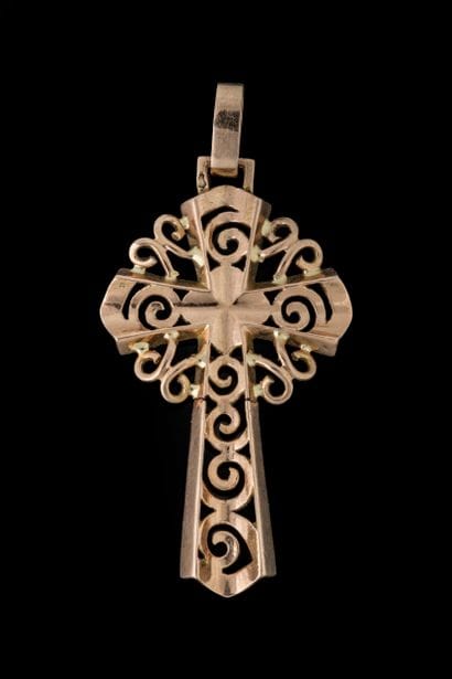 Pendentif croix en or jaune (750 millièmes)...