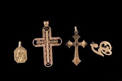 Assortment of worn and misshapen yellow gold...