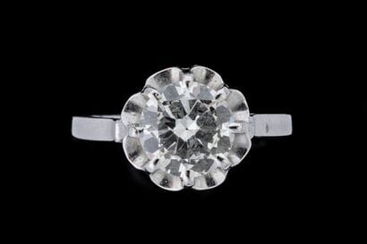 Solitary ring in white gold (750 parts per...