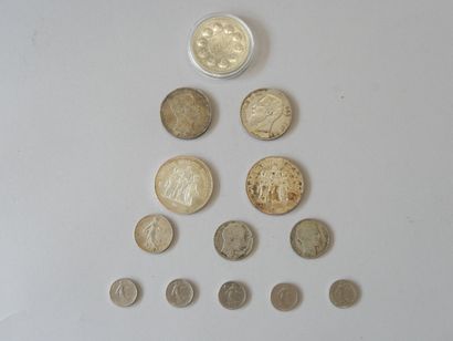 Ensemble en argent comprenant : 
- 2 pièces...