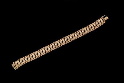 Yellow gold (750) American-style link bracelet....