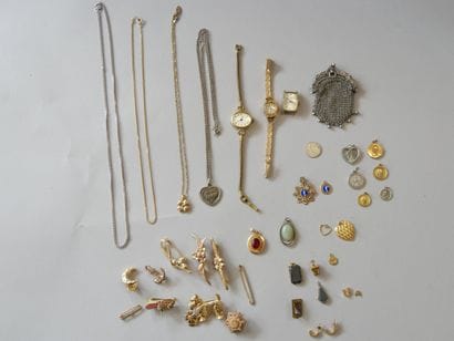 Lot de bijoux fantaisie