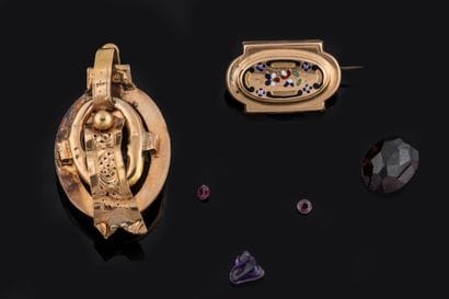 2 pieces of regional jewelry in yellow gold...