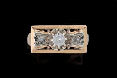 Rectangular ring in white gold and yellow...