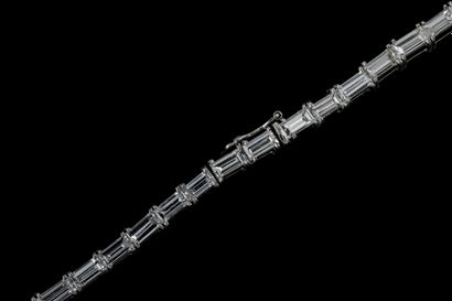 STERLE. A textured chain necklace in platinum...