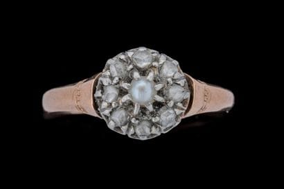 Small vintage daisy ring in yellow gold (750)...