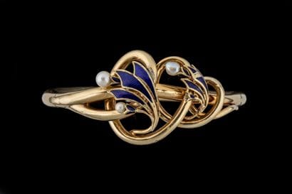 Clasp bracelet with an interlaced design,...