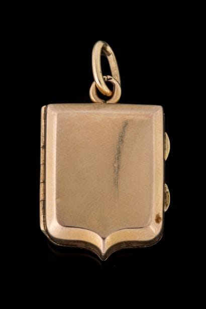 Pendentif souvenir forme écusson et ouvrant...
