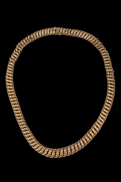 Yellow gold (750) American-style chain necklace....
