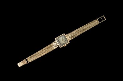 JAEGER-LECOULTRE. Women’s wristwatch in yellow...