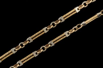 Long yellow gold (750) necklace with long,...