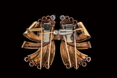 Double-clip brooch that transforms between...