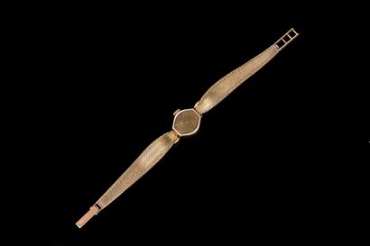 HELVETIA. Women’s yellow gold (750) wristwatch....