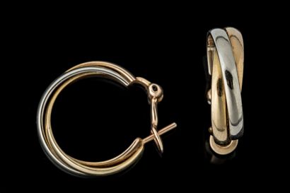 Paire de boucles d'oreilles 3 ors (750 millièmes)....