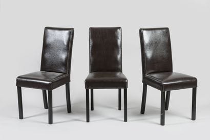 TRAVAIL MODERNE
Suite de huit chaises tapissées...