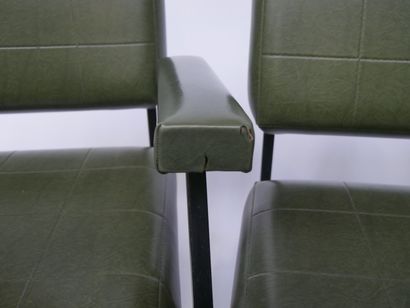 Ensemble comprenant 2 fauteuils et 4 chaises...