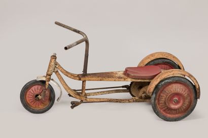 FABRICATION DES ANNEES 50/60
Tricycle rameur...