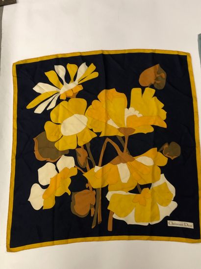 Foulard DIOR et foulard HERMES