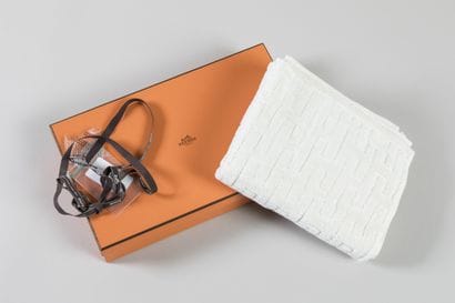 HERMES
Serviette de toilette en éponge 100%...