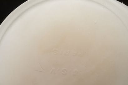 JSV PARIS 
Boite à poudre circulaire ; le...