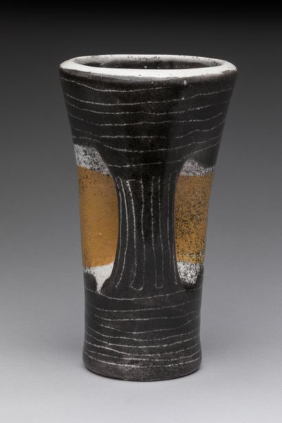 * MADO JOLAIN (1919-2021)
Chope ; la prise...