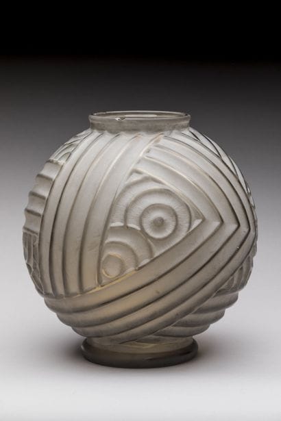 * PIERRE DAVESN 
« Motifs géométriques »
Vase...