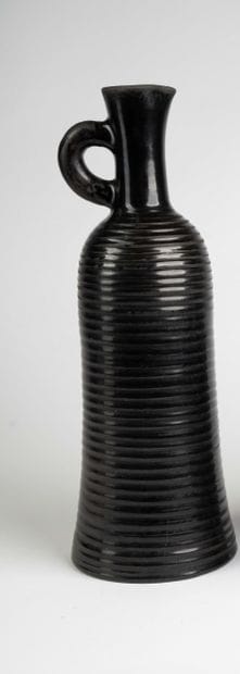 POTERIE D’ACCOLAY
Pichet-bouteille à une...