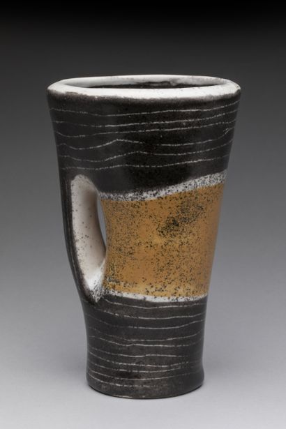 * MADO JOLAIN (1919-2021)
Chope ; la prise...