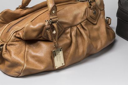 Lot de 3 sacs :
- Sac Marc Jacobs cuir camel,...
