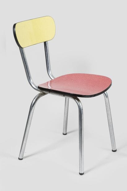 Cuisine en formica jaune et rouge : buffet,...