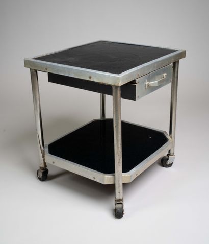 MOBILIER DE METIER DU XXe SIECLE
Desserte...