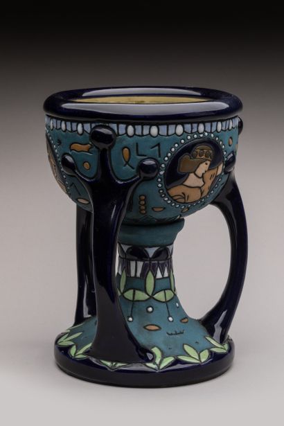 AMPHORA CZECHOSLOVAKIA
« Figures de déesses...